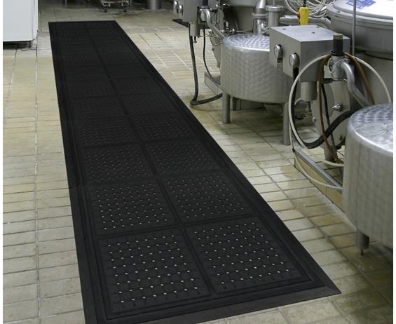 HOG HEAVEN III® DRAINABLE MODULAR TILES &amp; LINKABLE MATS